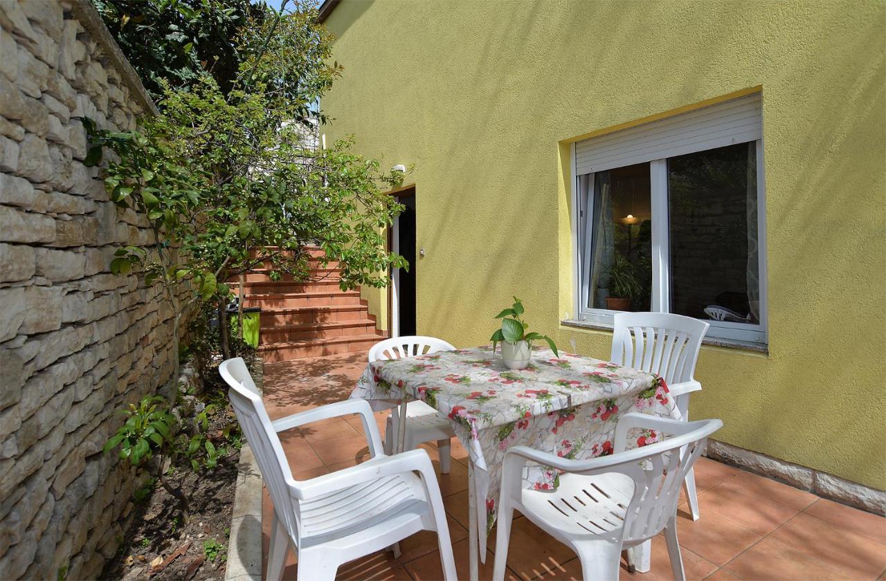 Mariza 2235 Apartman *