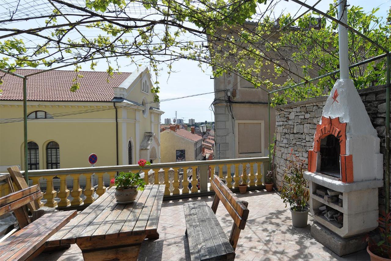Mariza 2235 Pula